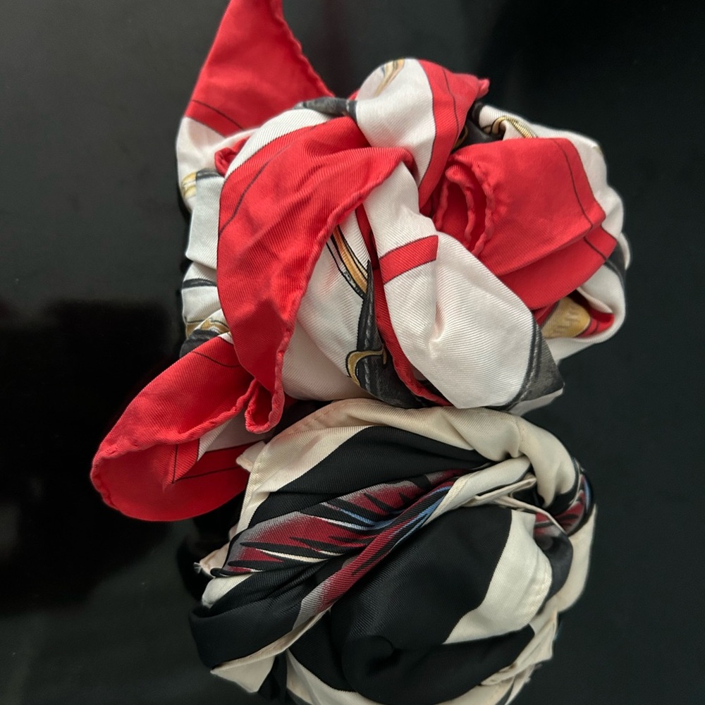Louis Vuitton silk and Red and White Patterned Scarf